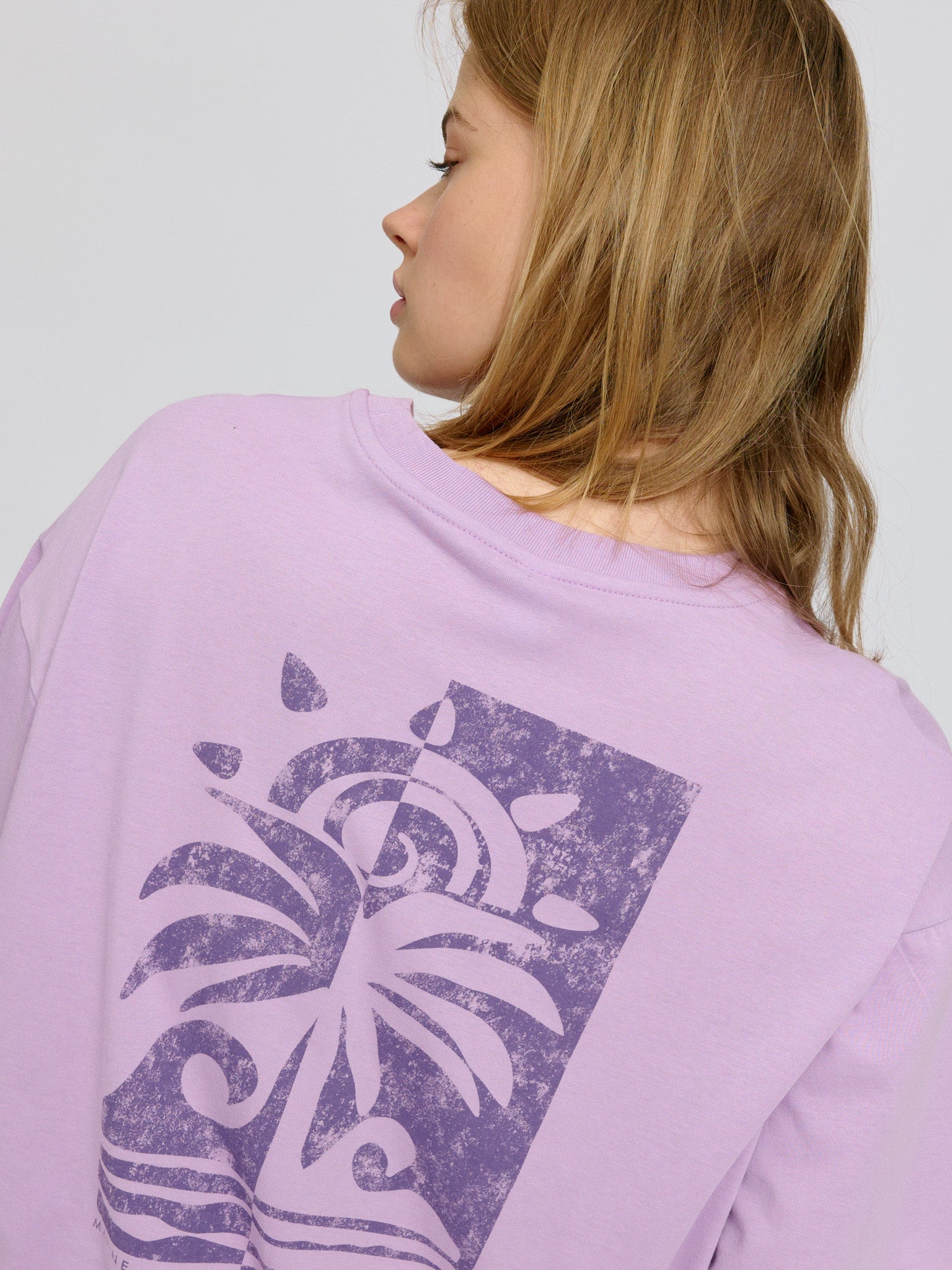 Back Print T-Shirt - Image 3